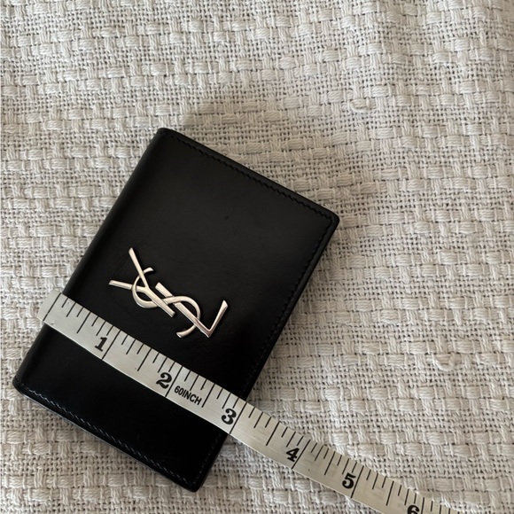 Yves Saint Laurent Black Leather women’s wallet - Picture 6 of 12